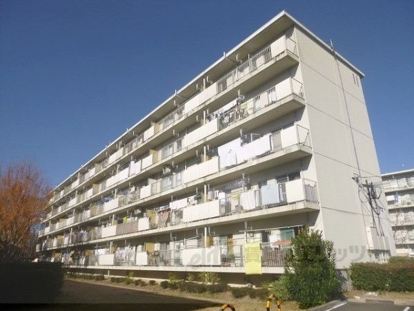 桃山南団地11号棟の外観画像