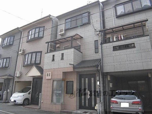 伊佐町198-4貸家の外観画像