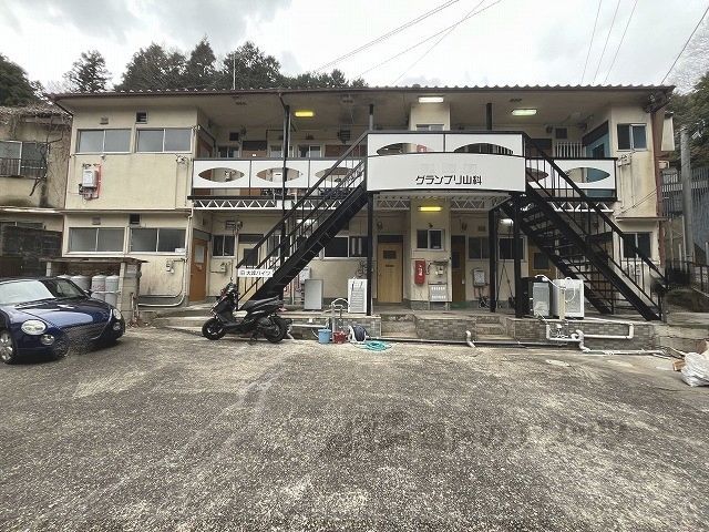 グランプリ山科の外観画像