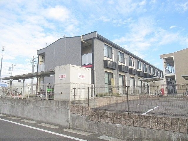 レオパレスファミリアの外観画像