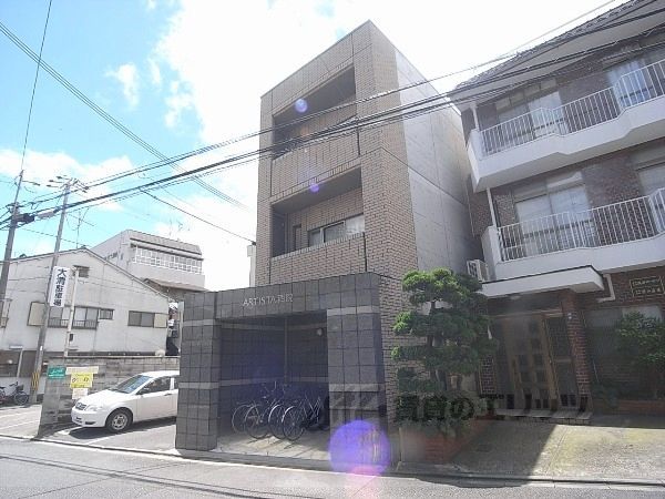アルティスタ西院の外観画像