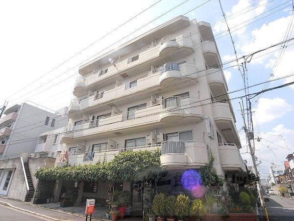 マンションエイトの外観画像