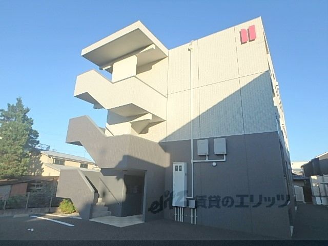アスルーニの外観画像
