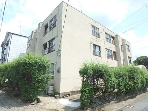 春日マンションの外観画像