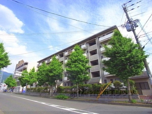 メゾン勧修の外観画像