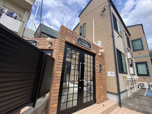 ルームズ市谷A棟の外観画像