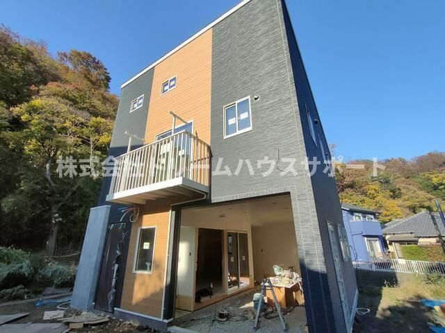 葉山・長柄ガレージハウスA棟の外観画像