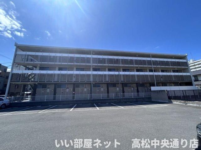 レオパレス栗林の外観画像