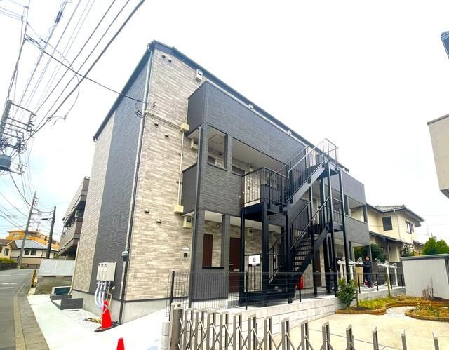 ガルネリ鶴ヶ峰の外観画像