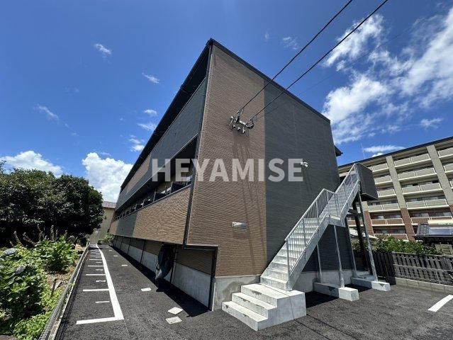デ・クメール新大村駅前の外観画像