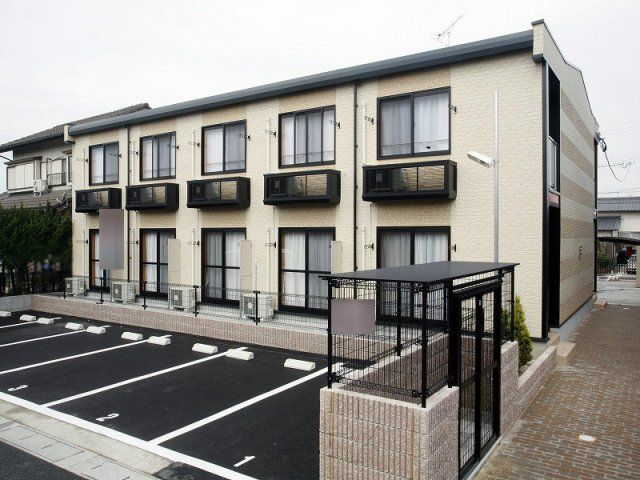 レオパレスプランティン美吉野の外観画像