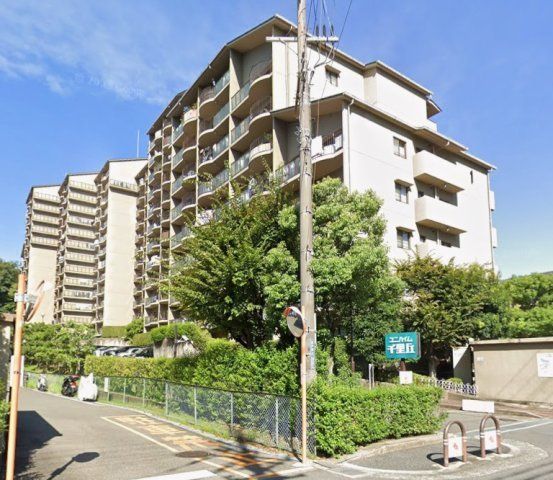 ユニハイム千里丘 1号棟の外観画像