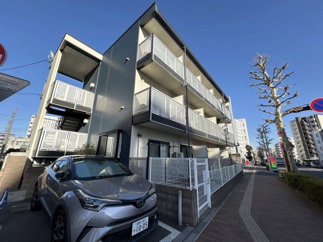 レオパレスラ フェニックスの外観画像