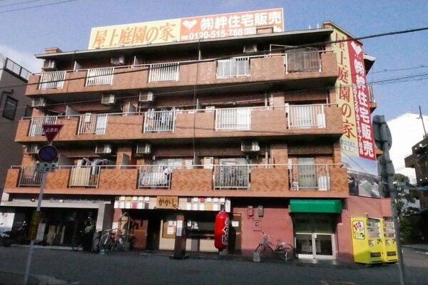 マンション西の外観画像