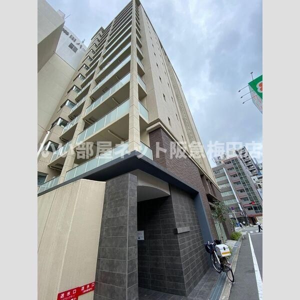Y's Court 東梅田の外観画像