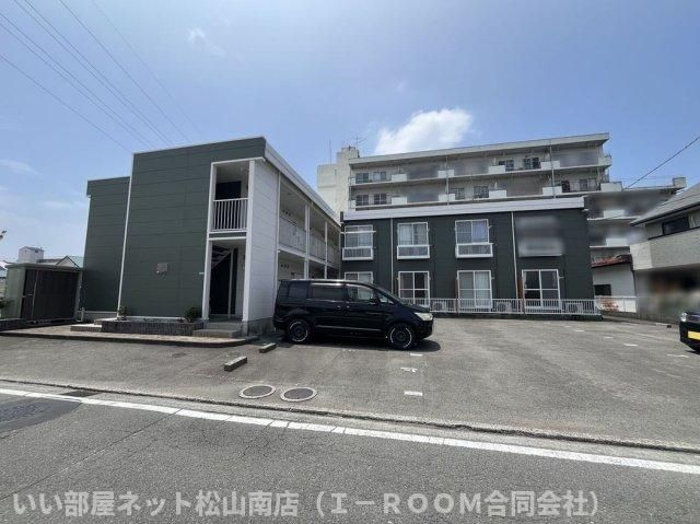 レオパレスシャルマンの外観画像
