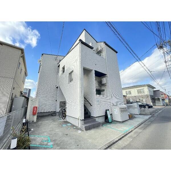 HOLY RISEの外観画像