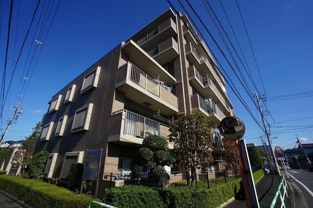 グランデュアの外観画像