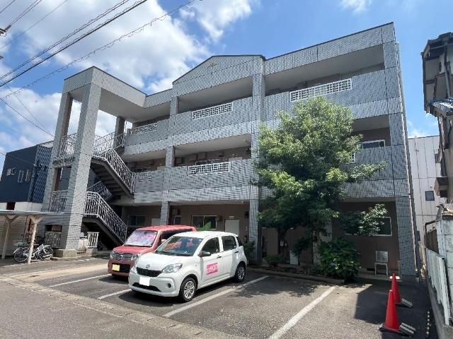 グランドシェイプの外観画像