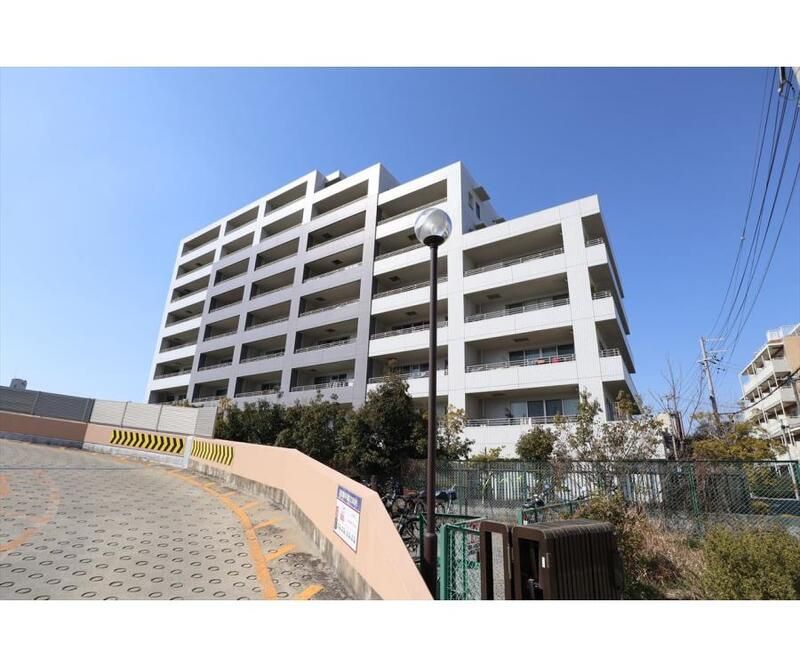 フローラ吹田山手の外観画像