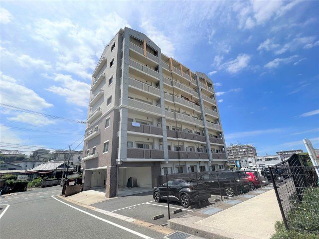 アン・レーヴの外観画像