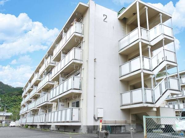ビレッジハウス新間2号棟の外観画像