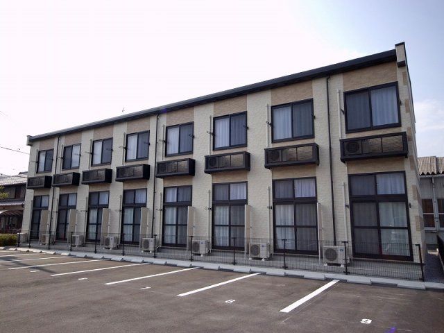 レオパレス出町の外観画像