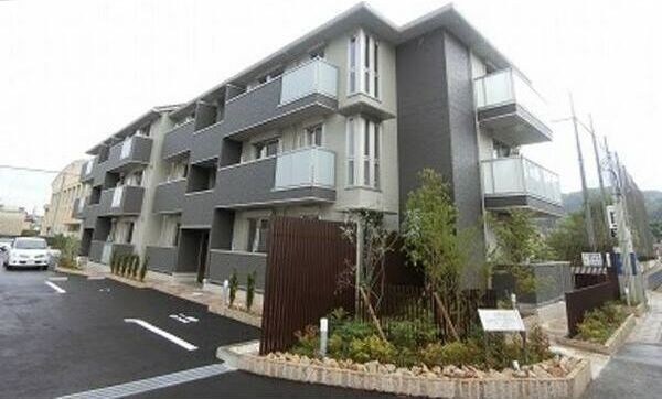 グランスタ花山の外観画像
