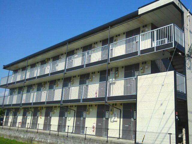 レオパレスフレンズの外観画像