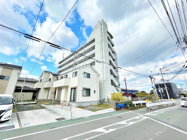 チェリーニ中間の外観画像