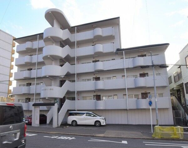 シャンポール新宿の外観画像