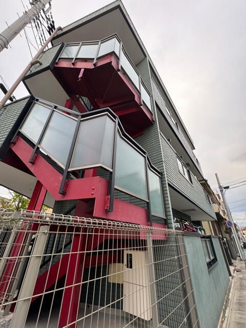 トライアングルの外観画像