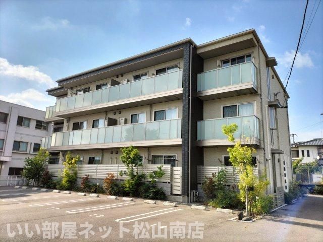レフィナード桑原の外観画像