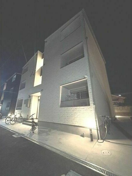 ART TENDO EASTの外観画像