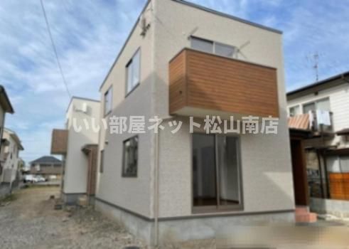 ラフィネタウン西垣生Dの外観画像