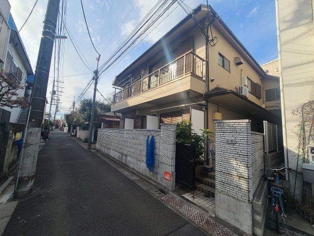 飯野アパートの外観画像