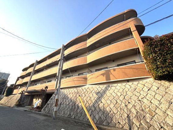 エヴァ グリーン岡本の外観画像