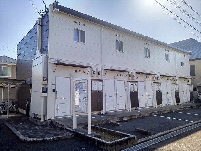 レオパレスラポール井野の外観画像
