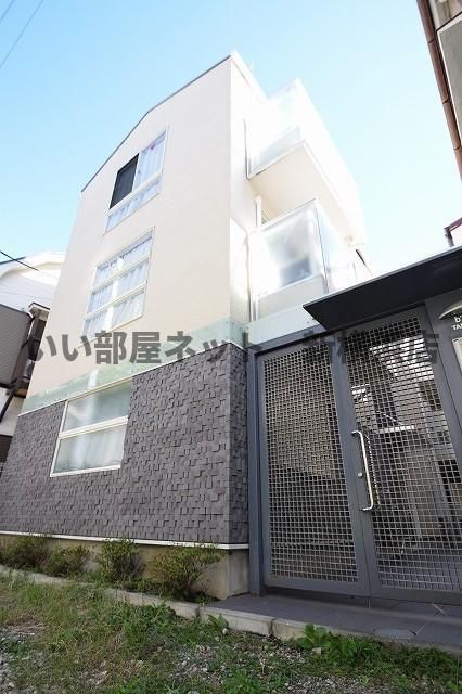 b’CASA反町の外観画像