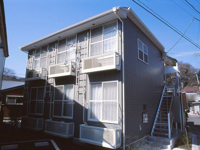 レオパレス田浦の外観画像