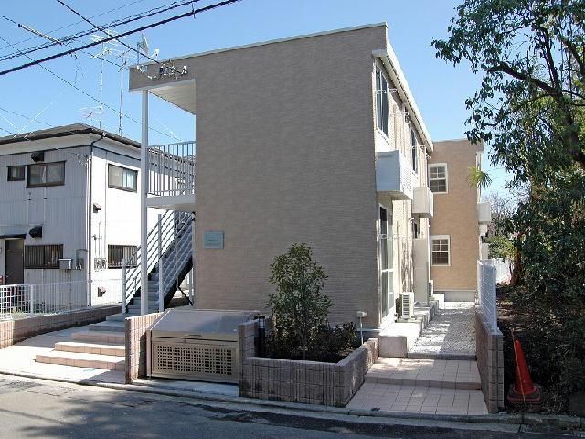 レオパレスカラコレスの外観画像