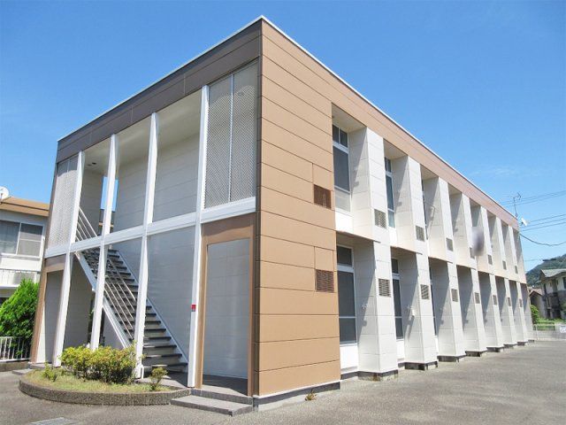 レオパレスプレシオFの外観画像