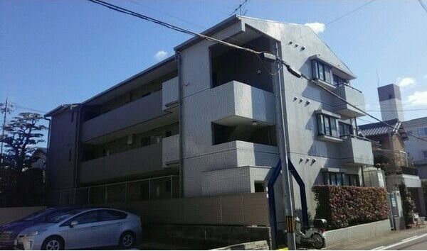 エクセリーヌ植田西の外観画像