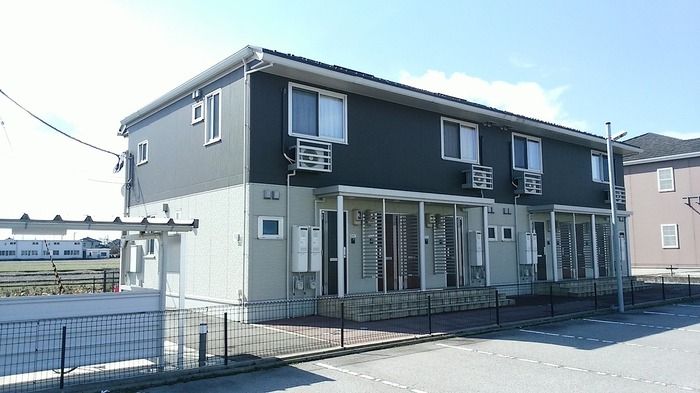 カーサ エレガントの外観画像