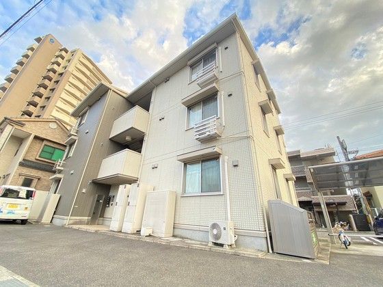 グランソレイユ西原の外観画像