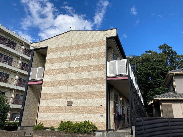 レオパレスフローラガーデンの外観画像