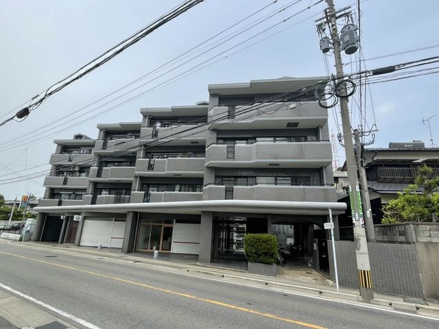 エステートマンション長丘の外観画像