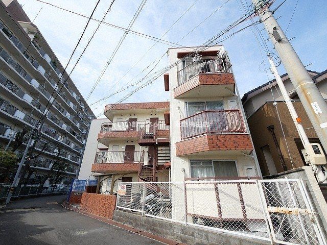 白百合ハイツの外観画像