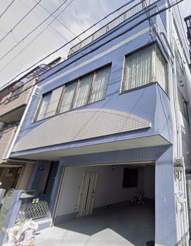 大宮 シャッター付き貸家の外観画像