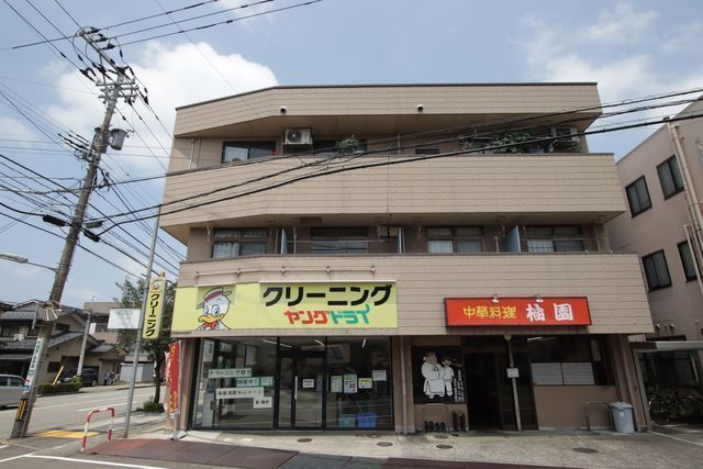 上田ビルの外観画像